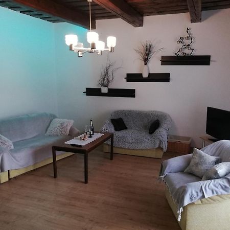 Apartman Lucky 5 Izbovy Rodinny Dom Exterior photo