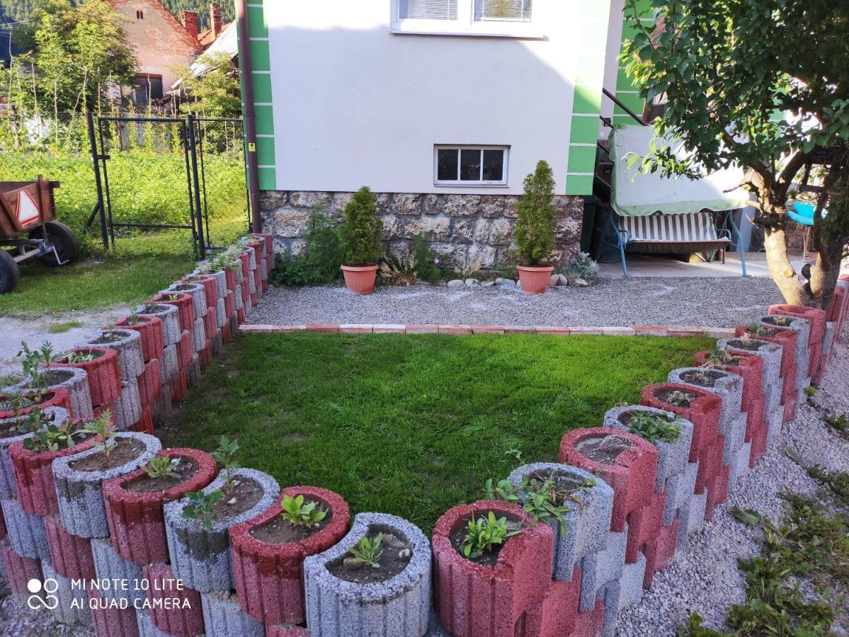 Apartman Lucky 5 Izbovy Rodinny Dom Exterior photo