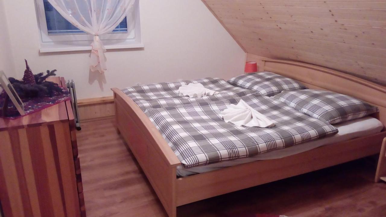 Apartman Lucky 5 Izbovy Rodinny Dom Exterior photo